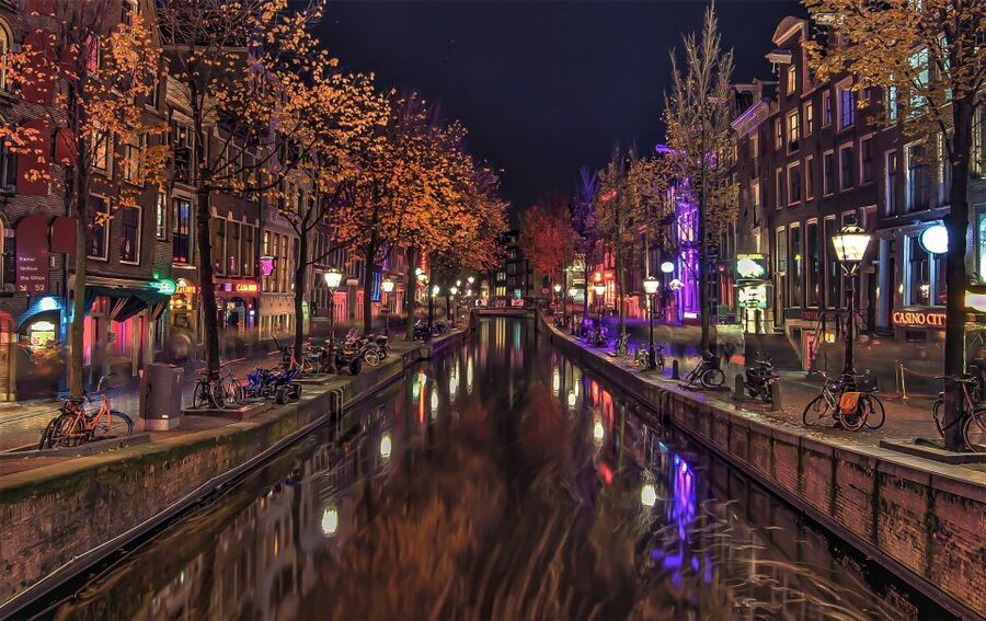 From Brussels: Cheese, Clogs & Windmills Amsterdam Day Trip - The Canal Cruise Segment: Worth It, but Watch the Cost