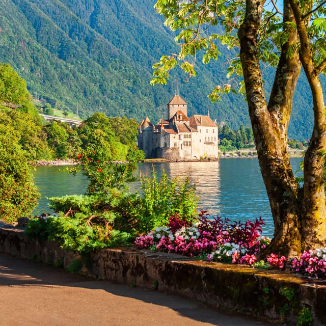 From Geneva: Gruyeres Castle, Cheese, Chocolate & Montreux - Who this day trip is best for