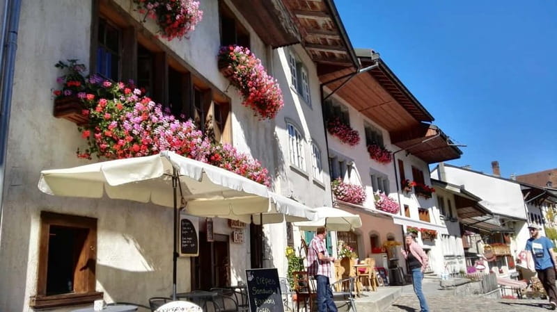 From Geneva: Gruyères Tour with Cheese & Chocolate Factories - Lunch at the Gruyère area: eating and sampling without overscheduling