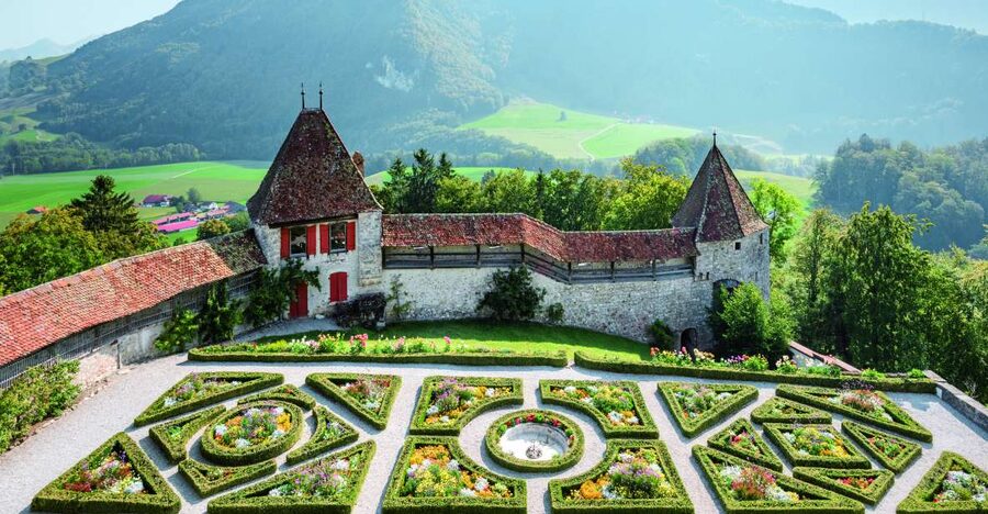 From Montreux: Gruyères City Cheese and Chocolate Day Tour - From Montreux to Gruyères: the day’s travel rhythm