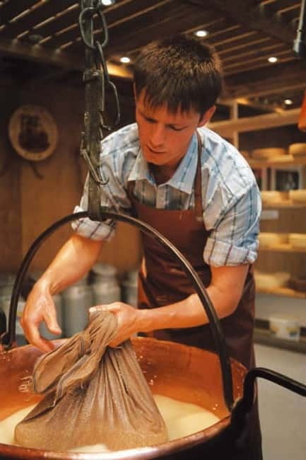 Geneva: Gruyères Tour with Chocolate, Cheese & Golden Train - Cailler Chocolate Factory: the tasting-focused stop that sets the tone