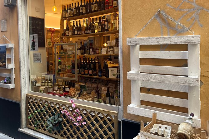 Genoa: 5 Ligurian Wines with Pesto, Focaccia & Cheese Tasting - How the Hosts Guide Your Tasting (So It Doesn’t Feel Like Guesswork)