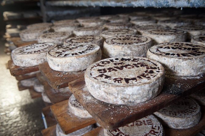 Gouda Private Walking Tour: History, Architecture & Cheese - De Markt finish: 45 minutes to snack, stroll, and regroup
