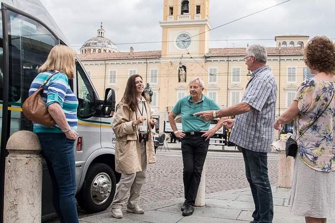 Guided group tour TastyBus: Parmesan Cheese and Parma Ham - Meeting Viale Toschi: Easy Start, Real Parma Timing