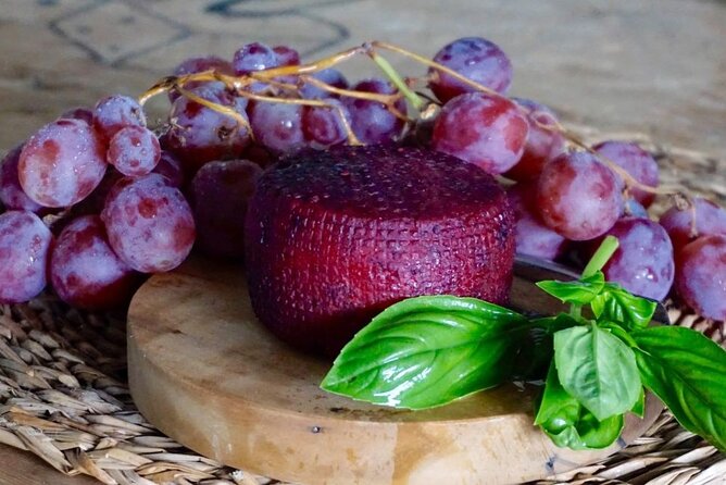 Guided Tour Montesdeoca Cheese Factory - Cheese and Wine Tasting - Quesería Montesdeoca: the guided visit that keeps it hands-on