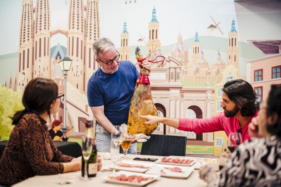 Jamón Experience Master Plus: Ham, Wine & Cheese Tasting - What the Master Ham Cutter teaches during the 90 minutes