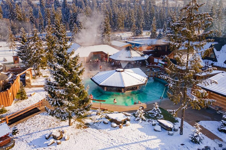 Krakow: Zakopane Cable Car, Vodka, Cheese & Hot Springs Tour - How the day stays on time (even when weather gets loud)