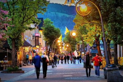 Krakow: Zakopane, Morskie Oko, and Cheese Tasting Tour - Private car comfort on a long day from Kraków