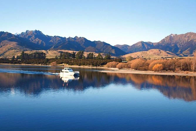 Lake Wanaka 1-Hour Cruise Including Wine and Cheese - Cheese & Crackers: Simple Nibbles That Do Their Job
