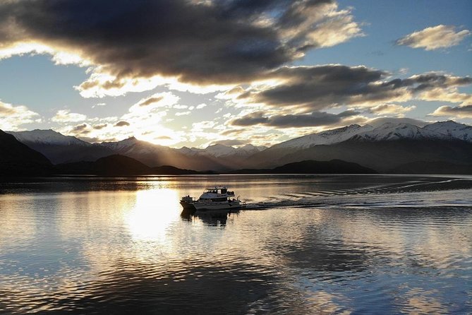 Lake Wanaka 1-Hour Cruise Including Wine and Cheese - The Route: Ruby Island, Stevensons Peninsula, Eeley Point, and the Lone Tree