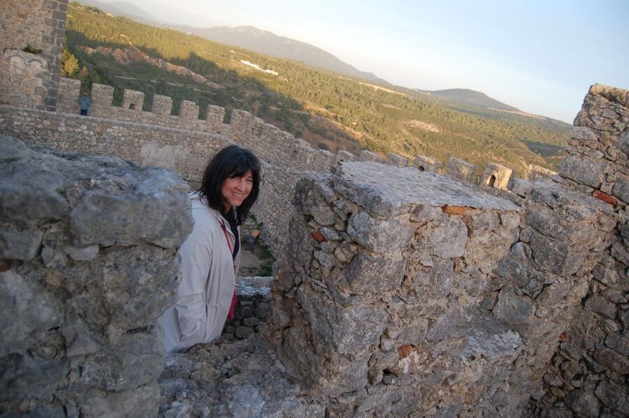 Lisbon Getaway: Private Arrábida Wine & Food Tour - Lunch in the Setúbal rhythm: your guide chooses the location style