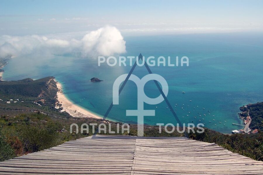 Lisbon Getaway: Private Arrábida Wine & Food Tour - Sesimbra’s castle and seaside walk: how the day ends strong