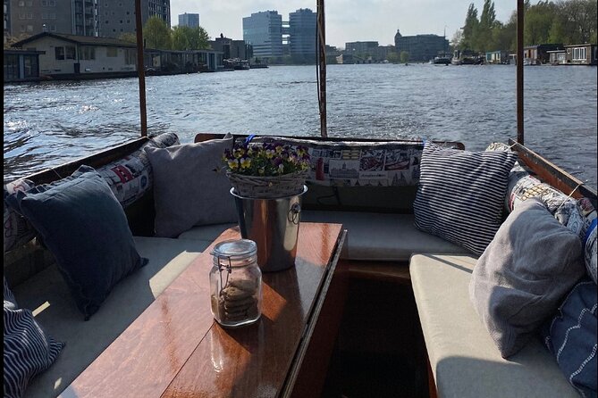 Luxury Amsterdam Canal Cruise – Unlimited Cocktails Included (1H) - Why This 1-Hour Canal Cruise Works in Real Life
