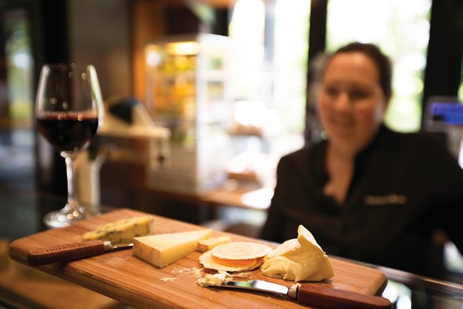 Luxury Private 90min Wine and Cheese Yarra River Cruise - Timing and Comfort: How to Dress and Plan Your Day