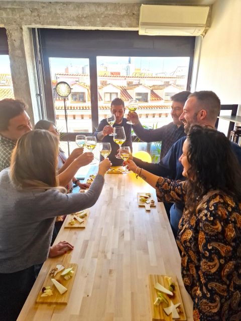 Madrid: cheese tasting with wine pairing. - Why this cheese-and-wine tasting works in Madrid