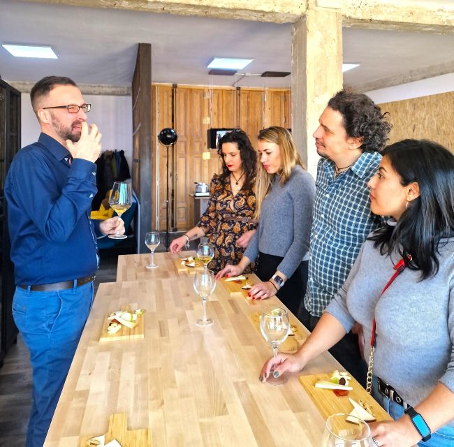 Madrid: cheese tasting with wine pairing. - The wine pairings: what you taste and where it’s from