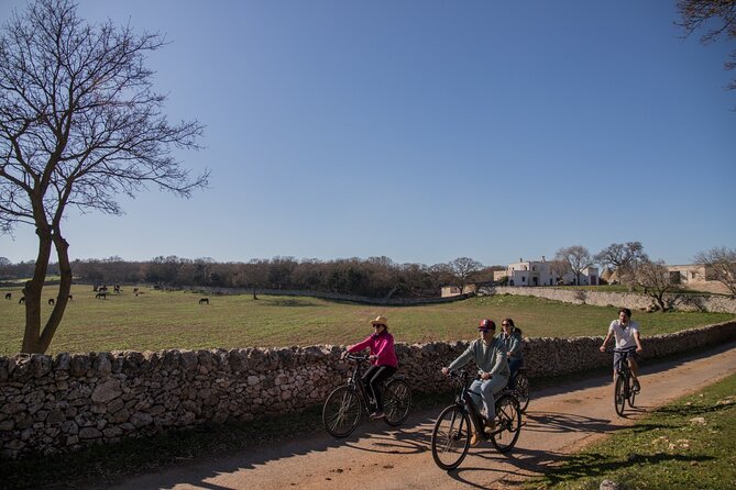 Martina Franca e-Bike tour . Visit a breeding and a dairy farm - Meeting point, timing, and how the 4-hour day works