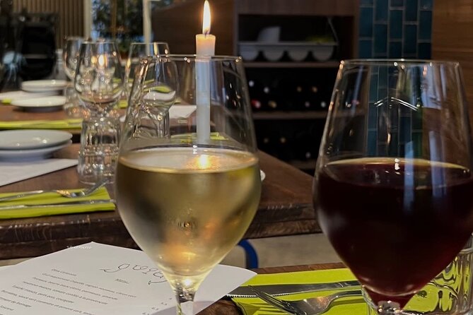 Natural Wine Tasting with Cheese Pairings in Paris - Bread and water: the included comfort that changes the experience
