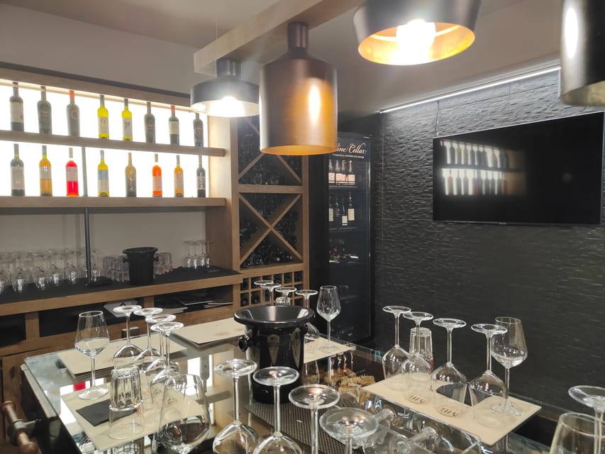 Orange & Natural Wines Of Greece with Cheese & Olive Oils - Who this tasting suits best (and who should think twice)