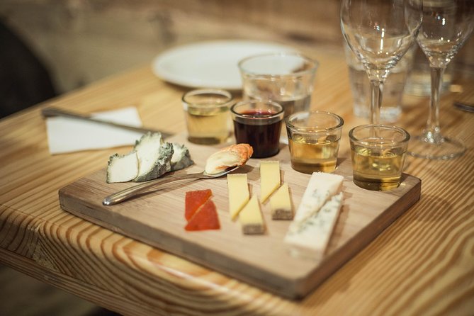 Paris Cheesemaking Workshop including Wine and Cheese Tasting with an Expert - The Hands-On Part: Making Cheese Like a Pro from Scratch