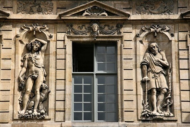 Paris Le Marais Historical Walking Tour with Wine and Cheese Tasting - Why Le Marais at 4:30 pm Feels Like the Real Neighborhood