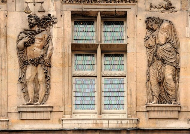 Paris Le Marais Historical Walking Tour with Wine and Cheese Tasting - Where You Start on Rue Saint-Antoine (and Why That’s a Good Sign)