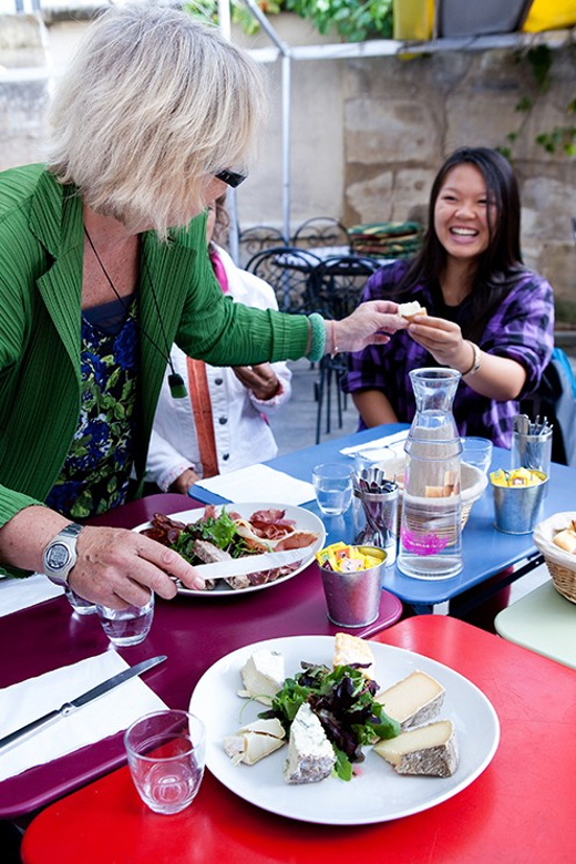Paris Marais Bike Tour with Cheese & Sweet Tastings - Centre Pompidou: A Quick Hit That Still Adds Context