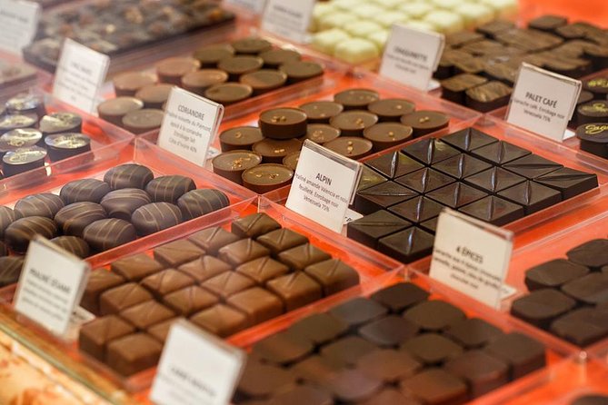 Paris Marché d’Aligre Walking Tour with Chocolate and Cheese Tasting - What the Small Group Adds (and Why It Matters)