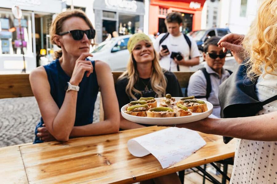 Paris: Montmartre Cheese, Wine & Pastry Guided Walking Tour - Who Should Book This Tour
