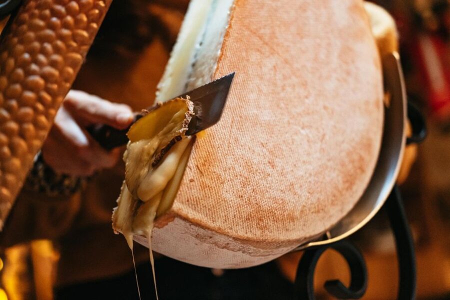 Paris: No Diet Club - Winter Unlimited Cheese Tour ! - What you actually get on your raclette plate