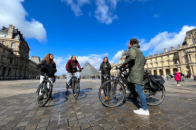 Paris : Private electric bike tour with wine and cheese tasting - Louvre Museum area: royal castle roots without the museum marathon