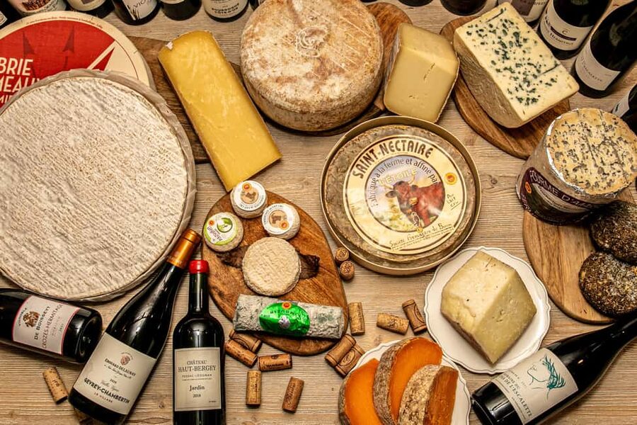 Paris: Wine & Cheese Tasting Master Class Near Eiffel Tower - Inside the natural stone cellar: why the setting matters for tasting