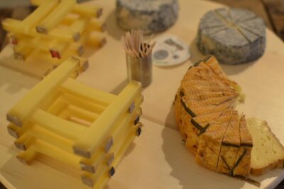 Paris Wine with Cheese Pairing & Tasting Small Group Class - Cheese families in plain language: tasting without guessing