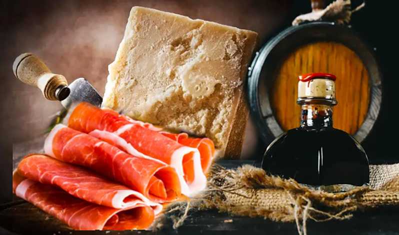 Parma: Cheese, Ham, & Balsamic Vinegar Tour with Tastings - Parmigiano Reggiano factory: the smell, the method, the tasting payoff