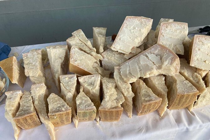 Parmigiano Cheese, Parma Ham and Balsamic - The food-and-wine rhythm: what you actually eat and drink