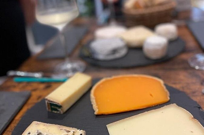 Private Cheese and Wine Tasting - Timing and group size: why 8 people is the sweet spot