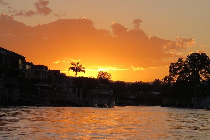 Private, luxury Gold Coast Gondola cruise with cheese & wine - The 1.5-hour Nerang River cruise: Main Beach to the glitter of Surfers Paradise