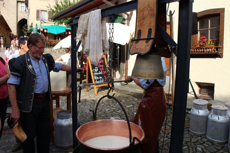 Private Swiss Cheese & Chocolate Tasting Trip in Gruyeres - Maison Cailler: Swiss Chocolate Beyond the Wrapper