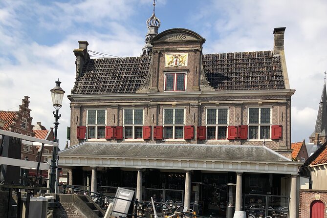 Private tour from Amsterdam, windmills, clogs & cheese.. - Volendam harbor: a quick stop that delivers Dutch food flavor