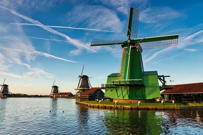 Private Zaanse Schans & Volendam Tour: Windmills, Cheese & Clogs - Why this private Zaanse Schans and Volendam day feels different than a bus trip