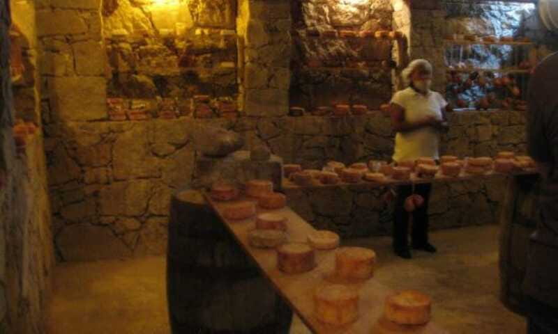 Querétaro: Cheese and Wine Tasting Tour - PEÑA DE BERNAL: the third most important monolith in the world