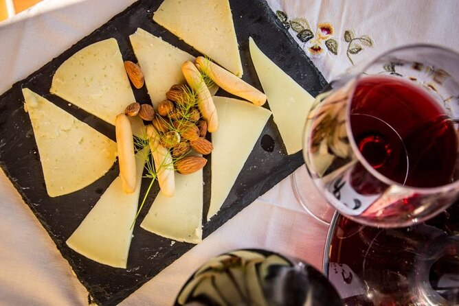Santiago de Compostela: Cheese and Wine Tasting Experience - Price and value: why $35 can be a smart buy