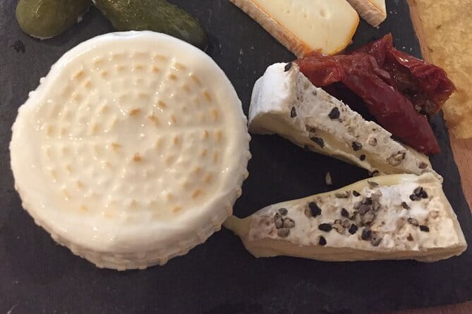 Semi Private tasting and Cheese-making Class in Florence - Your Kitchen Hosts: Chef Vary and Eduardo