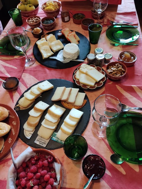Serra da Estrela: Serra da Estrela cheese tasting - The hosts: why the vibe feels welcoming and personal