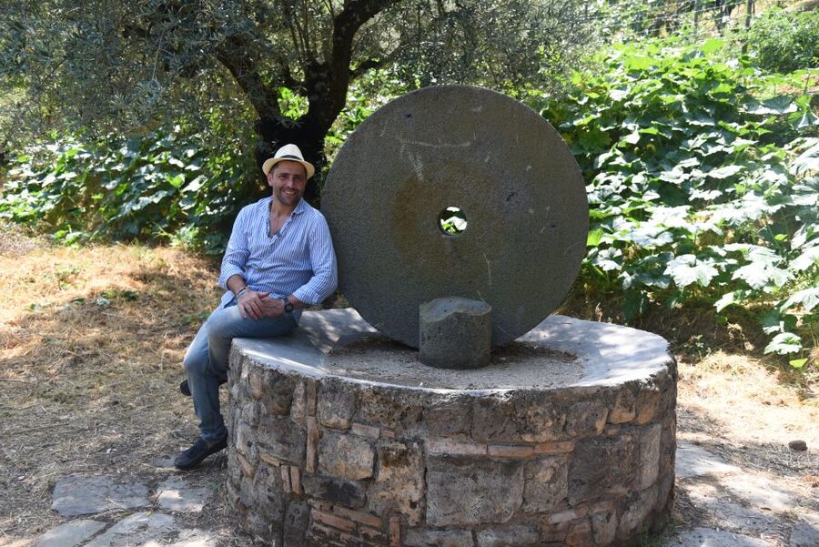 Sorrento: Farm Tour with Cheese Tasting & Pizza Making Class - Getting There: The 11:30 Meeting Point and What to Wear