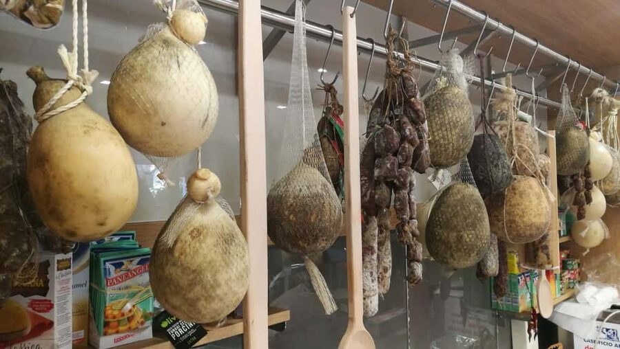 Sorrento: Food and Walking Tour with Cheese, Oil and Lemon - The walking part: narrow lanes, local context, and real product lessons