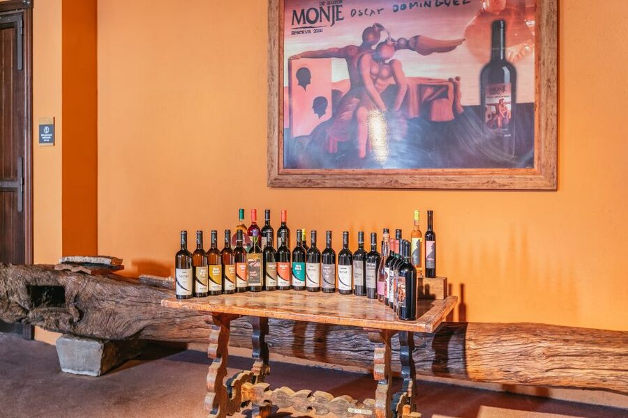 Tacoronte: Guided Winery Tour with Wine and Cheese Tastings - Bodegas Monje in El Sauzal: why this winery feels personal