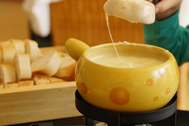 Traditional Swiss Dinner: Cheese Fondue, Appetizers/Dessert - Key Points Worth Your Time