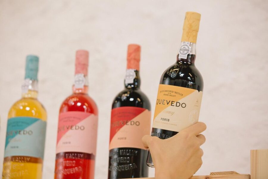 Vila Nova de Gaia: Port Wine Tasting with Cheese Pairing - Quevedo in Vila Nova de Gaia: cozy setting and a clear welcome