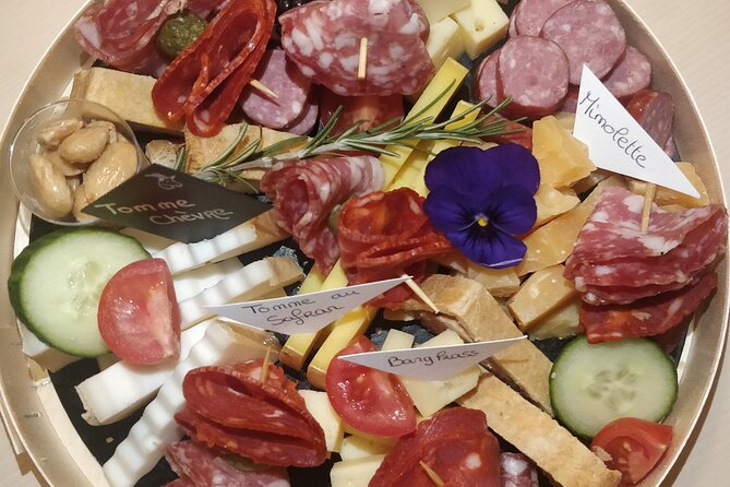 Visit and tasting of wines and cheese and charcuterie platter - Entering the winemaking flow at Domaine Specht (Mittelwihr)
